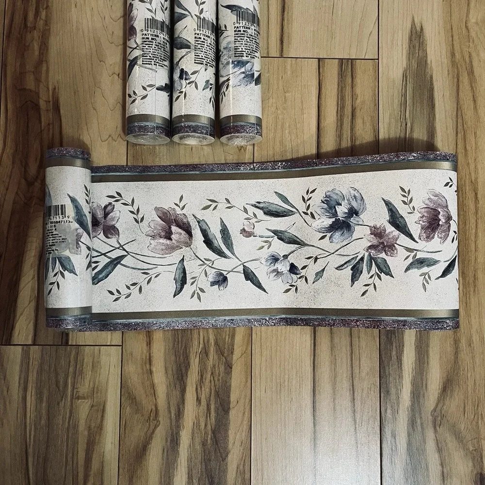Vintage Pre-Pasted Wallpaper Border 4 Rolls 20 Yards + 1 Open Roll 80s Floral